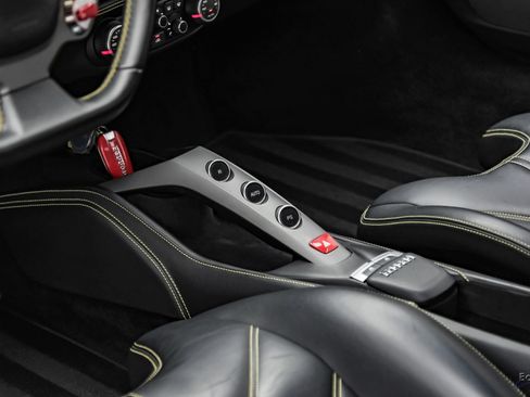 Used 2019 Ferrari 488 GTB RWD image 67