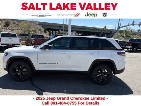 New 2025 Jeep Grand Cherokee Limited w/ Black Appearance Package image 4