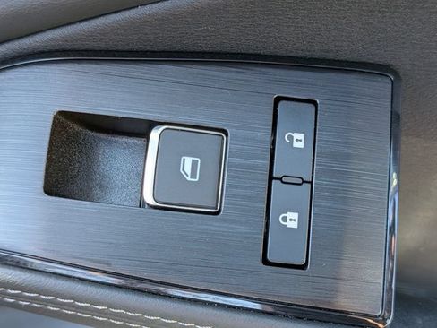 Used 2023 Nissan Rogue Platinum w/ Platinum Premium Package AWD/4WD image 41