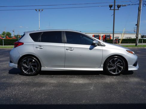 Used 2018 Toyota Corolla iM FWD image 4