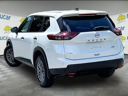 Used 2025 Nissan Rogue S AWD/4WD image 2