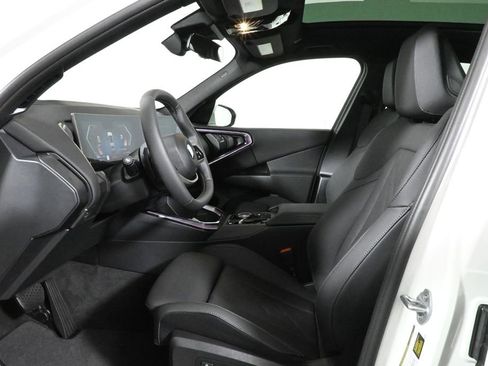 Used 2025 BMW X3 xDrive30i w/ Premium Package image 3