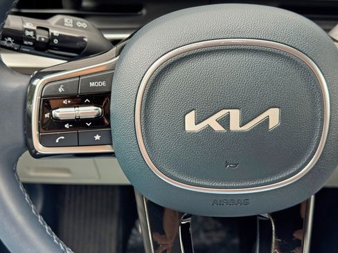 Used 2025 Kia Carnival SX Prestige FWD image 22
