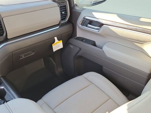 New 2026 Chevrolet Silverado 1500 LTZ w/ LTZ Premium Package AWD/4WD image 15