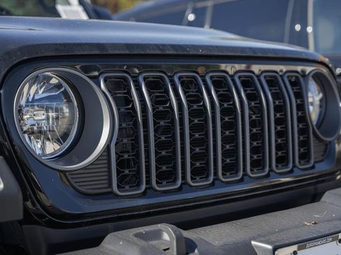 New 2025 Jeep Gladiator Sport w/ Premium Package image 10