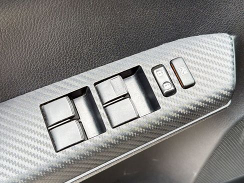 Used 2015 Toyota RAV4 LE AWD/4WD image 13
