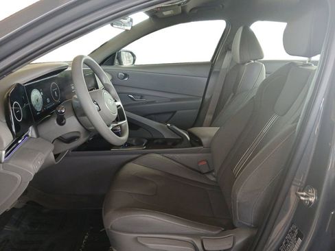 Used 2024 Hyundai Elantra SEL FWD image 9
