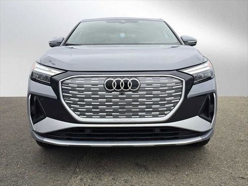 Used 2023 Audi Q4 e-tron Premium Plus w/ Premium Plus image 8