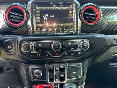 Used 2021 Jeep Gladiator Mojave AWD/4WD image 17