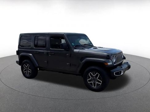 Used 2025 Jeep Wrangler Unlimited Sahara AWD/4WD image 2