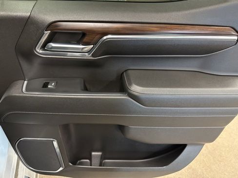 Used 2024 GMC Sierra 1500 SLT w/ SLT Convenience Package image 23