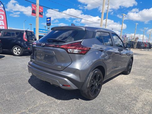 Certified 2023 Nissan Kicks SV image 5
