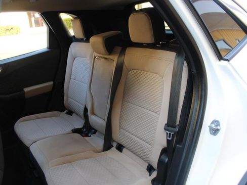 Used 2020 Ford Escape SE image 13