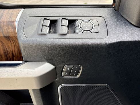 Used 2019 Ford F150 Lariat image 16