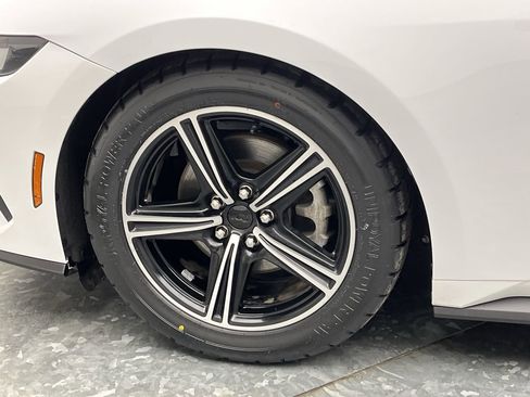 Used 2024 Ford Mustang Premium image 33
