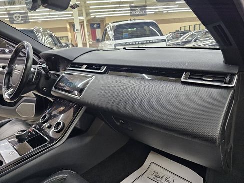 Used 2018 Land Rover Range Rover Velar R-Dynamic SE AWD/4WD image 22