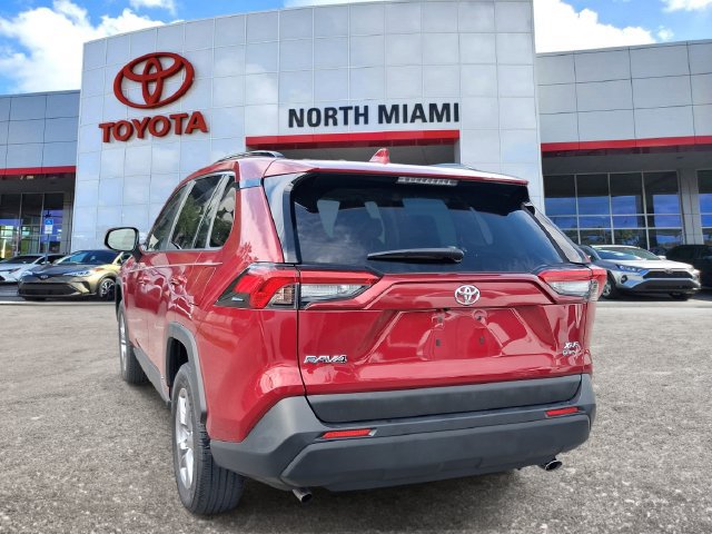Used 2025 Toyota RAV4 XLE AWD/4WD image 3