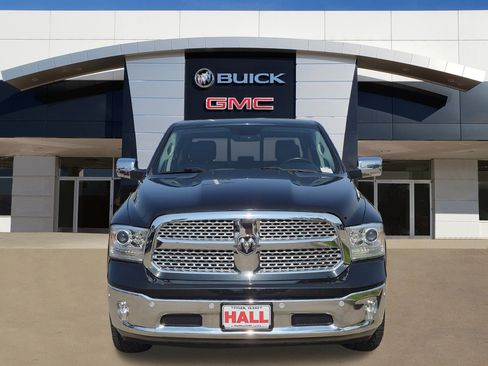 Used 2018 RAM 1500 Laramie w/ Convenience Group AWD/4WD image 2