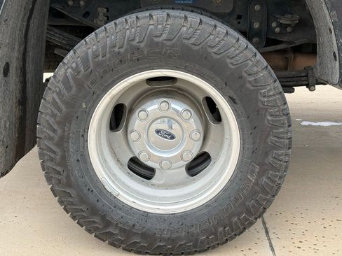 Used 2023 Ford F350 Lariat w/ Lariat Ultimate Package image 10