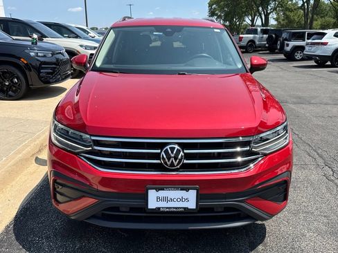 Used 2023 Volkswagen Tiguan SE AWD/4WD image 9