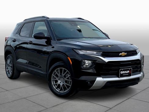 Used 2023 Chevrolet TrailBlazer LT image 2