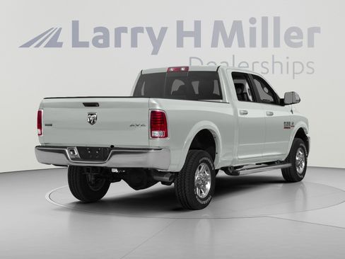 Used 2015 RAM 2500 Laramie w/ Convenience Group AWD/4WD image 4