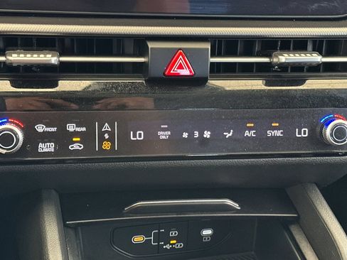 Used 2026 Kia Sportage LX FWD image 22