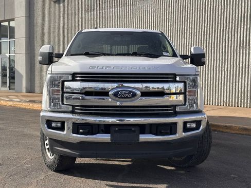 Used 2017 Ford F250 Lariat w/ Lariat Value Package image 7