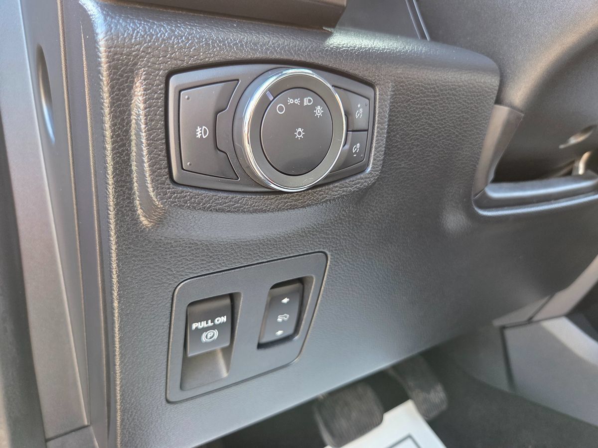 Used 2019 Ford Expedition Limited w/ Equipment Group 303A AWD/4WD image 44