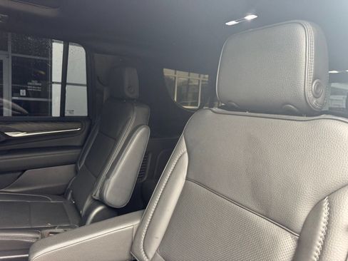 Used 2021 GMC Yukon XL Denali w/ Denali Premium Package AWD/4WD image 22