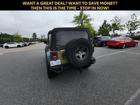 Used 2013 Jeep Wrangler Unlimited Rubicon AWD/4WD image 10