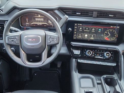 Used 2025 GMC Sierra 2500 AT4 w/ AT4 Premium Plus Package image 27