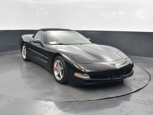 Used 2000 Chevrolet Corvette Base w/ Performance Handling Pkg image 5