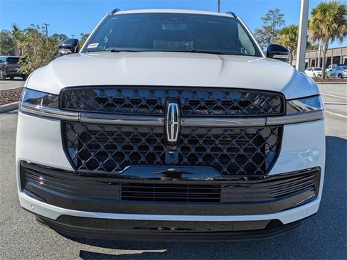 New 2025 Lincoln Navigator Reserve w/ Jet Appearance Package image 9