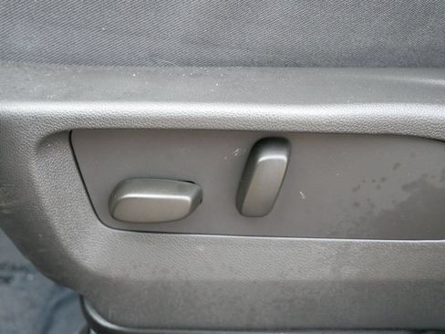 Used 2023 Buick Envision Avenir AWD/4WD image 16