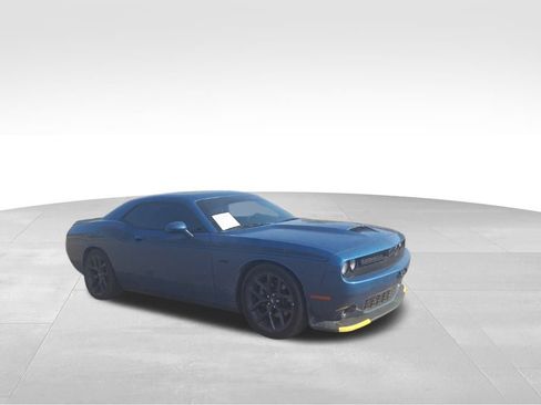 Used 2023 Dodge Challenger R/T w/ Plus Package image 8
