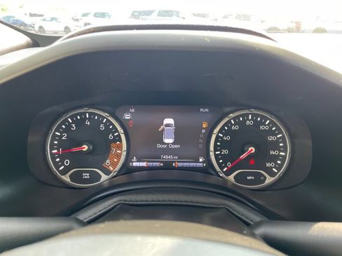Used 2021 Jeep Renegade Latitude AWD/4WD image 28
