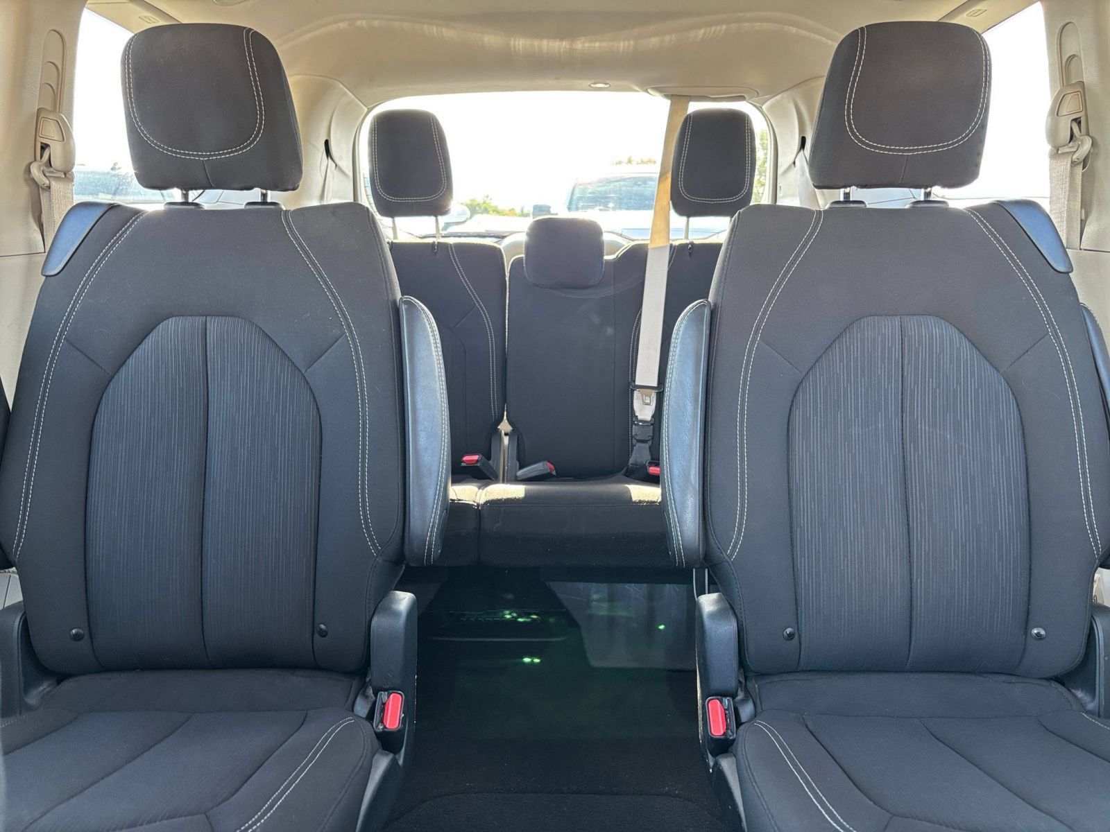 Used 2024 Chrysler Voyager LX FWD image 40