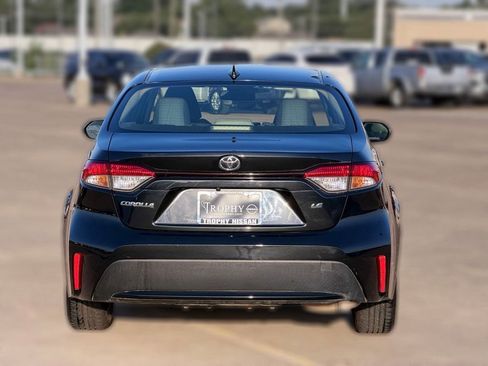 Used 2021 Toyota Corolla LE FWD image 7