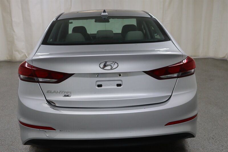 Used 2017 Hyundai Elantra SE FWD image 5