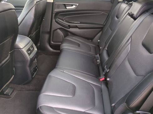 Used 2020 Ford Edge Titanium w/ Equipment Group 301A AWD/4WD image 20