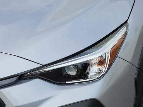 Used 2025 Subaru Crosstrek 2.0i Premium image 9
