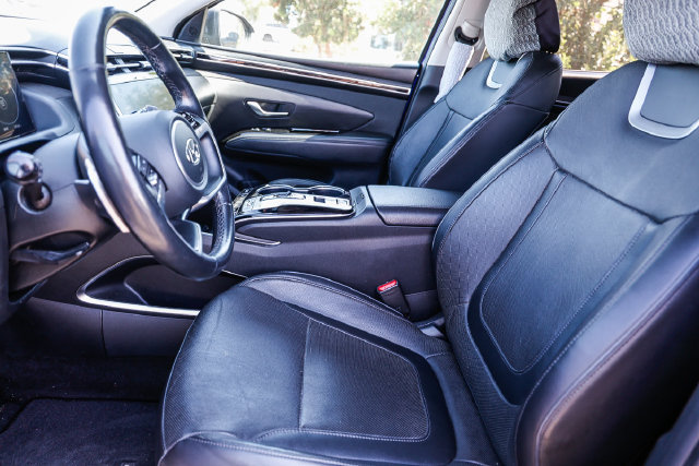 Certified 2023 Hyundai Tucson Limited AWD/4WD image 15