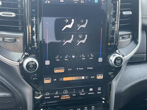 Used 2024 RAM 2500 Laramie w/ Sport Appearance Package image 17