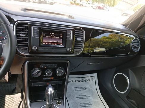 Used 2018 Volkswagen Beetle 2.0T S image 17