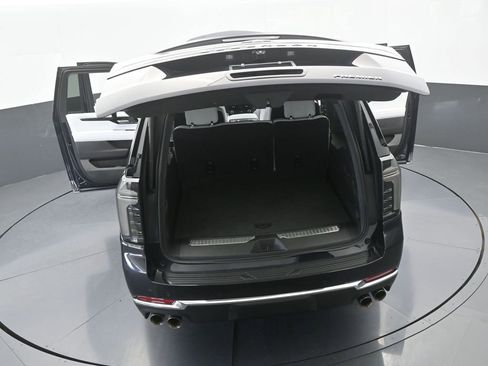 New 2025 Chevrolet Suburban Premier image 71