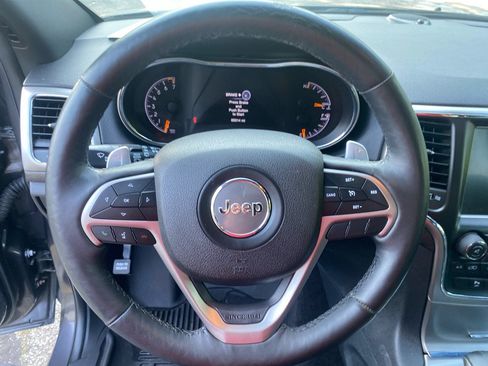 Used 2017 Jeep Grand Cherokee Altitude AWD/4WD image 12