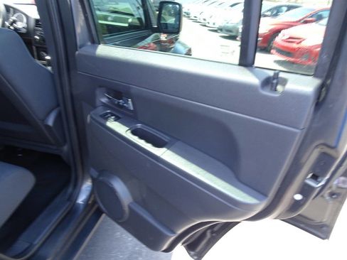 Used 2011 Jeep Liberty Sport image 22