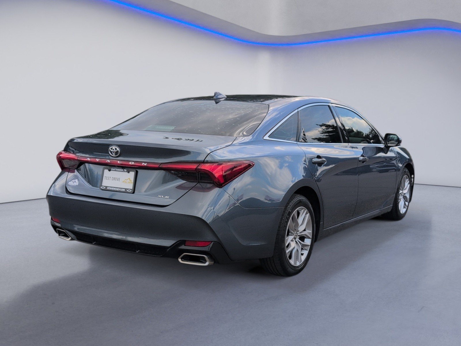 Used 2020 Toyota Avalon XLE w/ Moonroof Package FWD image 9