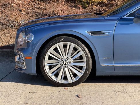 Used 2023 Bentley Flying Spur W12 image 6